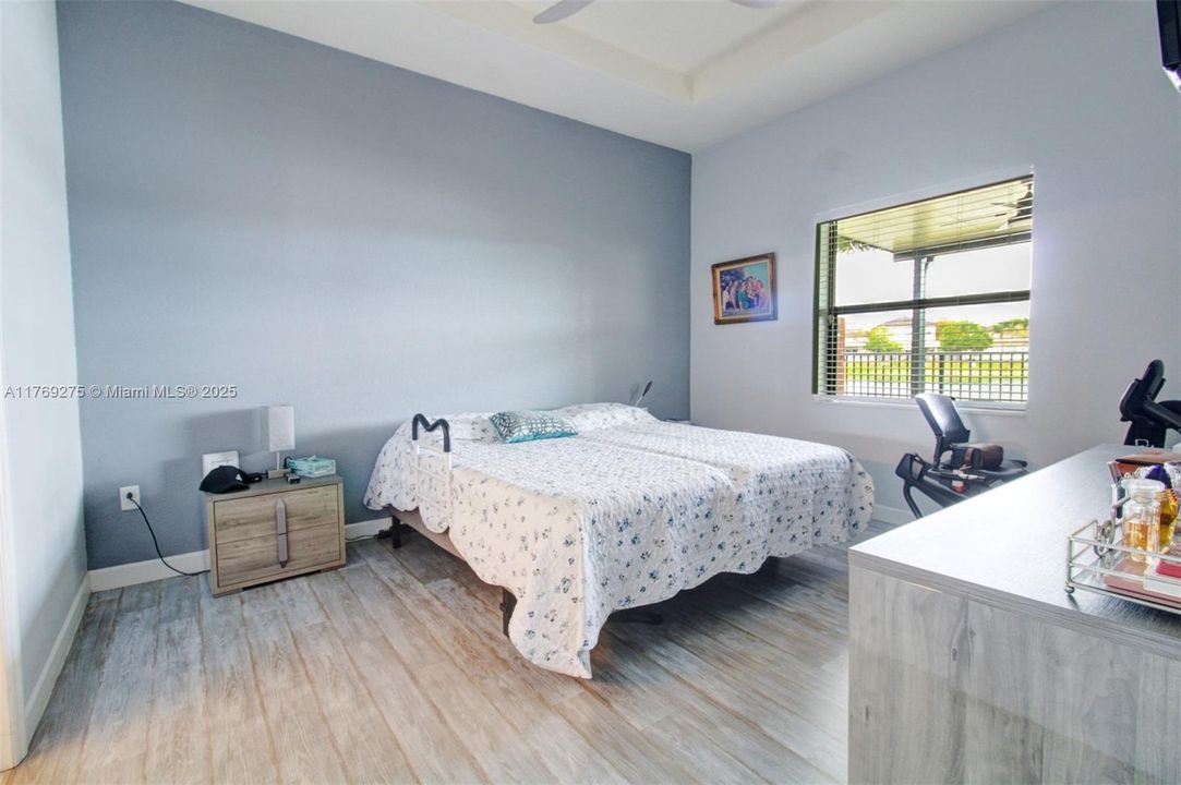 Recently Sold: $507,000 (4 beds, 2 baths, 1638 Square Feet)