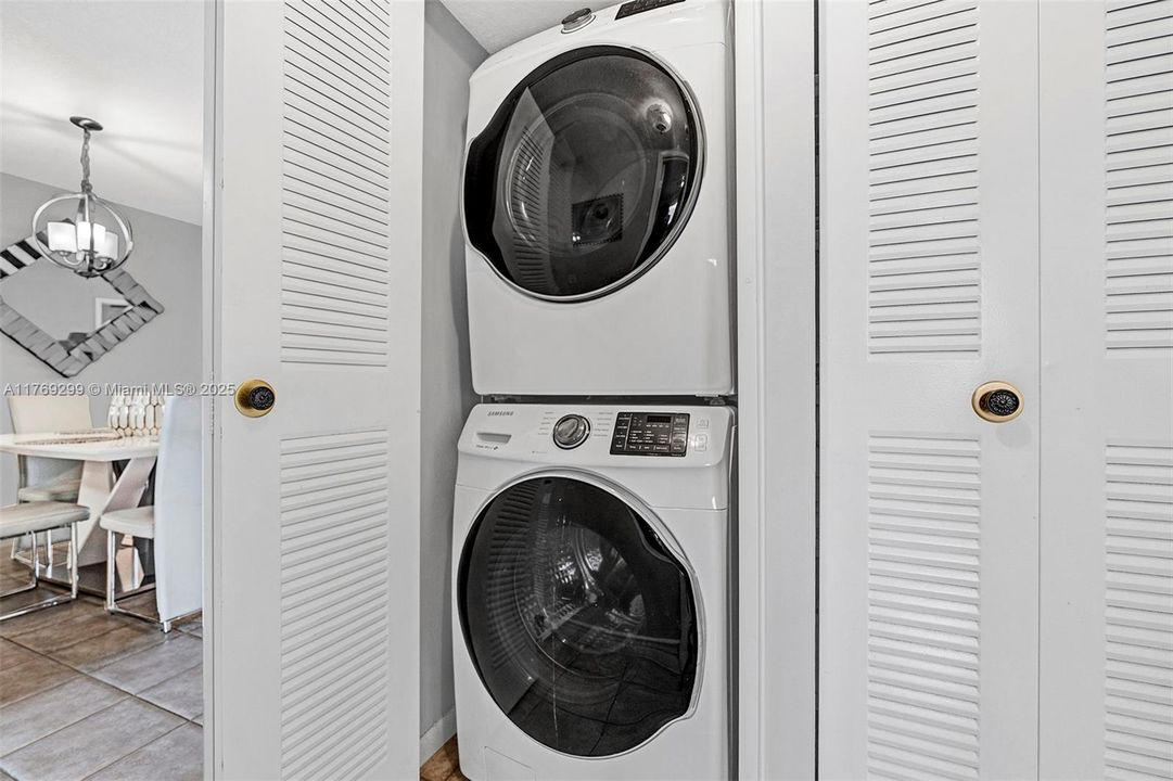 Recently Sold: $217,000 (2 beds, 2 baths, 1040 Square Feet)