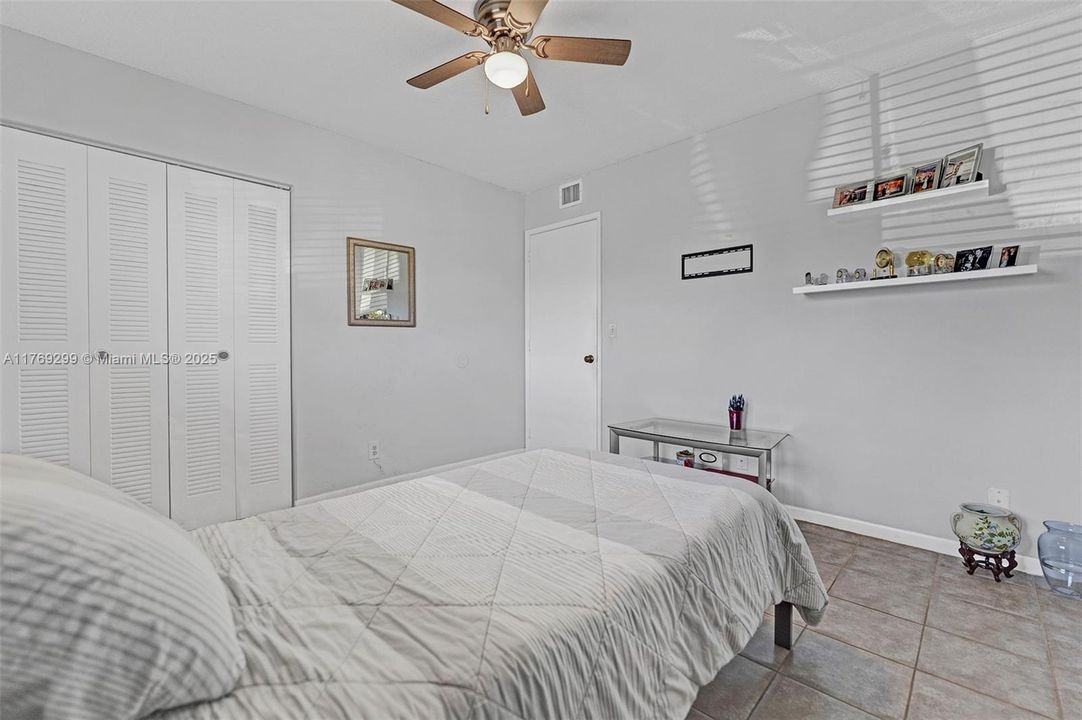 Recently Sold: $217,000 (2 beds, 2 baths, 1040 Square Feet)