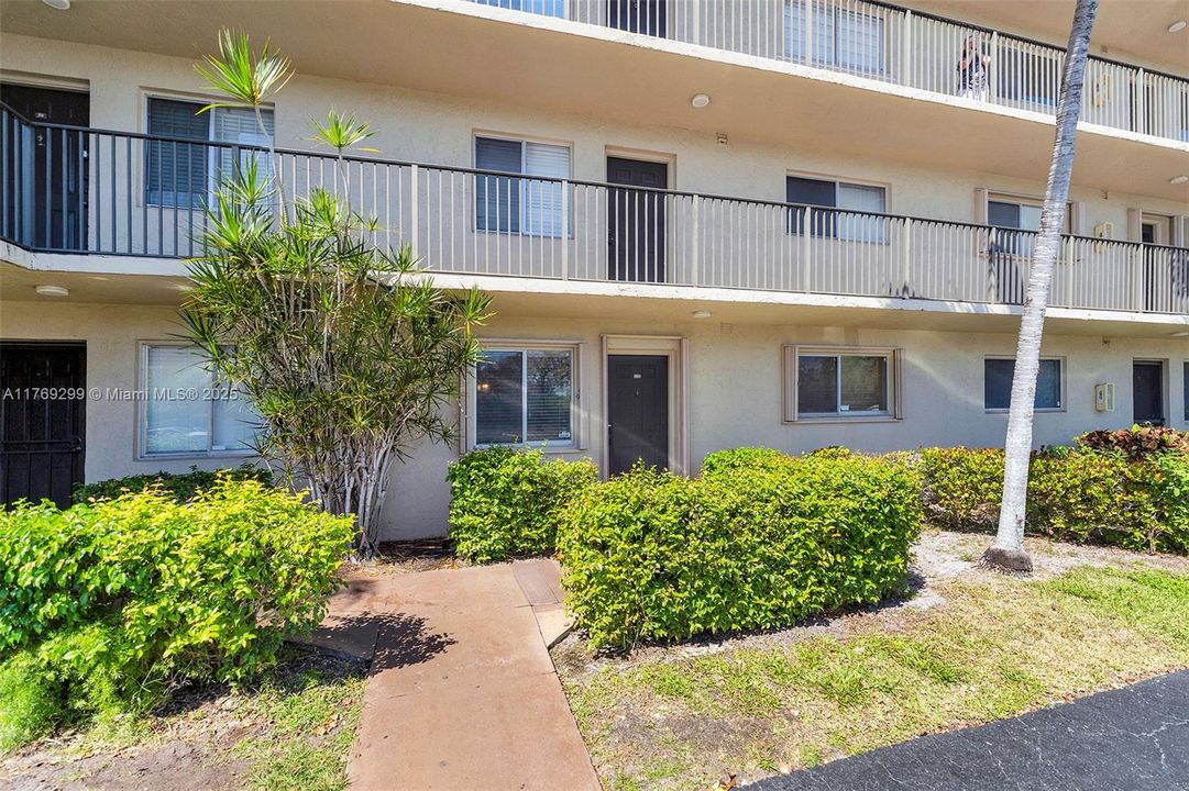 Recently Sold: $217,000 (2 beds, 2 baths, 1040 Square Feet)