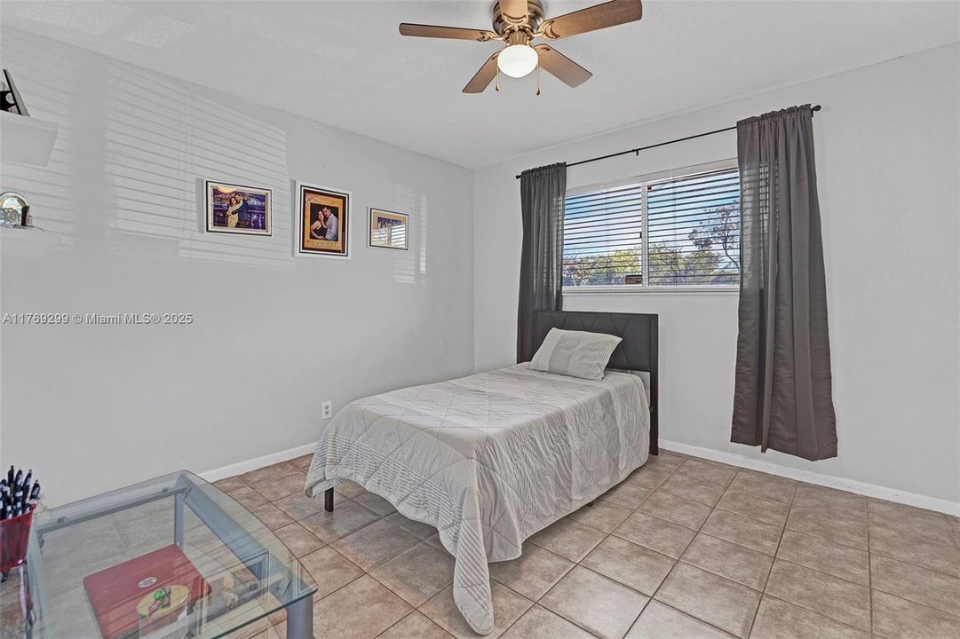 Recently Sold: $217,000 (2 beds, 2 baths, 1040 Square Feet)