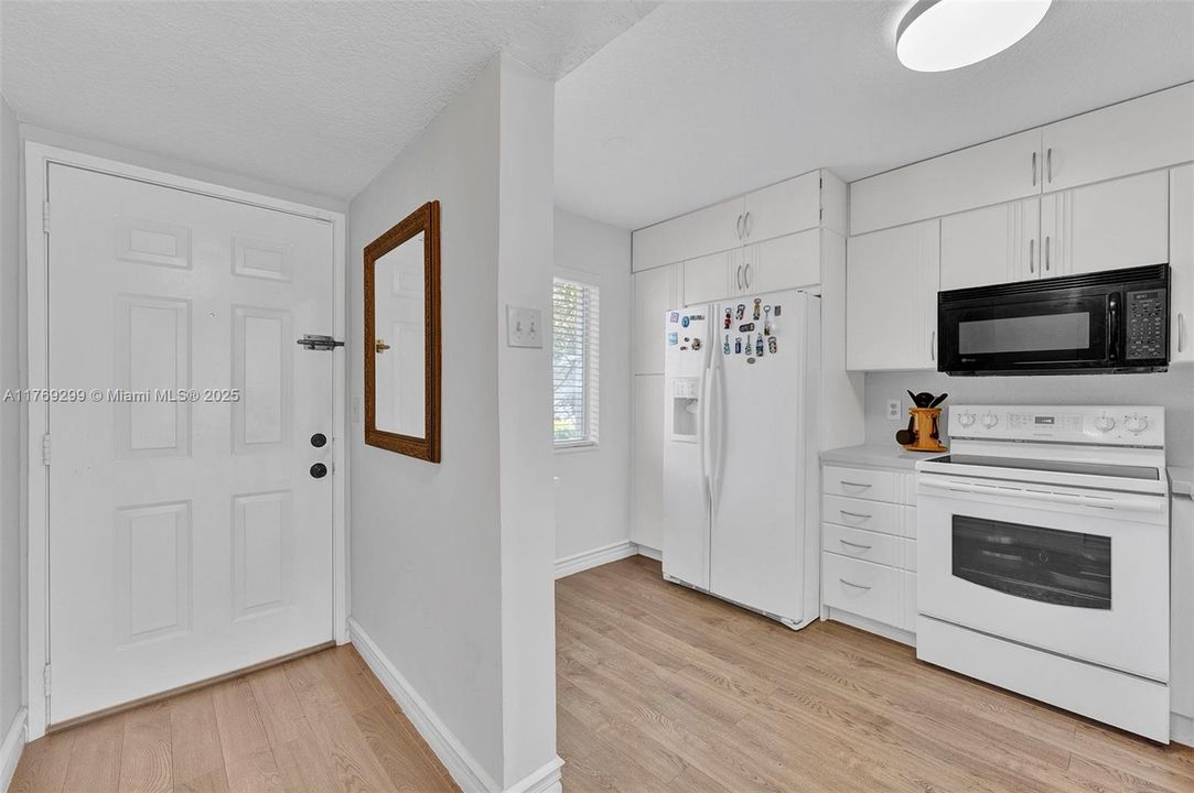 Recently Sold: $217,000 (2 beds, 2 baths, 1040 Square Feet)