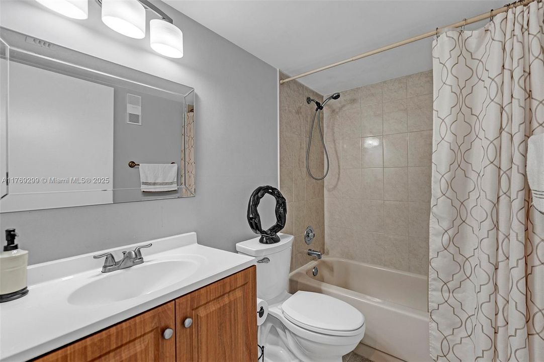 Recently Sold: $217,000 (2 beds, 2 baths, 1040 Square Feet)