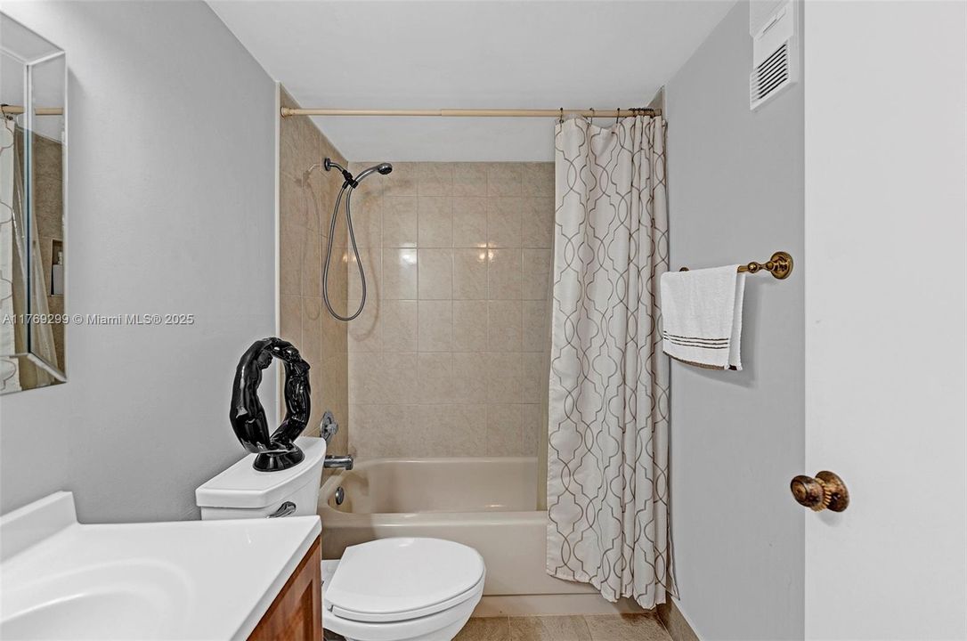 Recently Sold: $217,000 (2 beds, 2 baths, 1040 Square Feet)