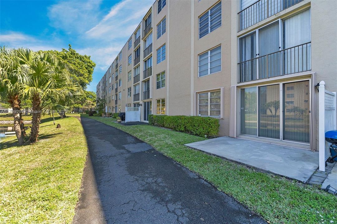 Recently Sold: $217,000 (2 beds, 2 baths, 1040 Square Feet)