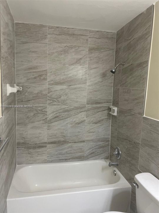 Recientemente alquilado: $3,100 (3 camas, 2 baños, 2477 Pies cuadrados)