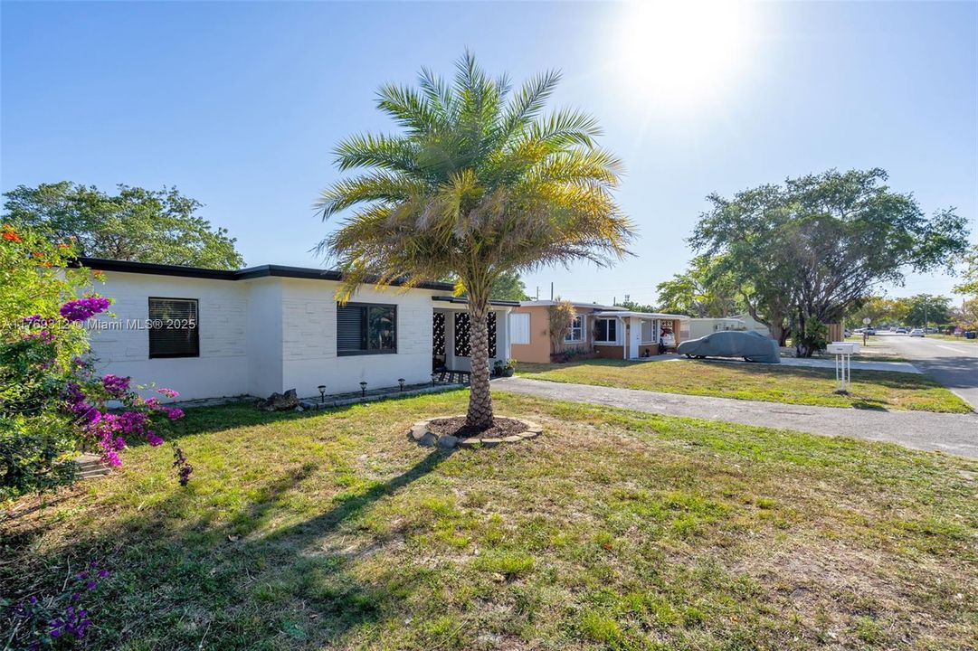 На продажу: $420,000 (3 спален, 2 ванн, 1168 Квадратных фут)