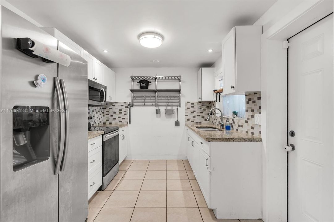 На продажу: $420,000 (3 спален, 2 ванн, 1168 Квадратных фут)