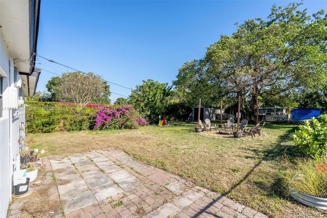 На продажу: $420,000 (3 спален, 2 ванн, 1168 Квадратных фут)