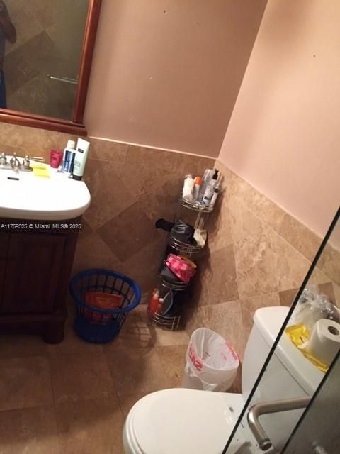 待售: $248,000 (1 贝兹, 1 浴室, 602 平方英尺)