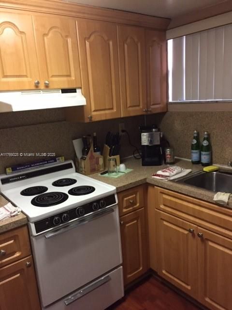 待售: $248,000 (1 贝兹, 1 浴室, 602 平方英尺)