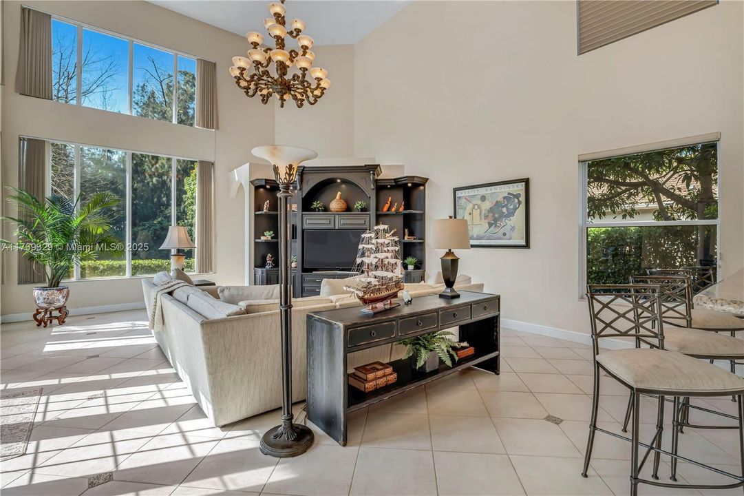 Недавно продано: $2,000,000 (5 спален, 5 ванн, 4938 Квадратных фут)