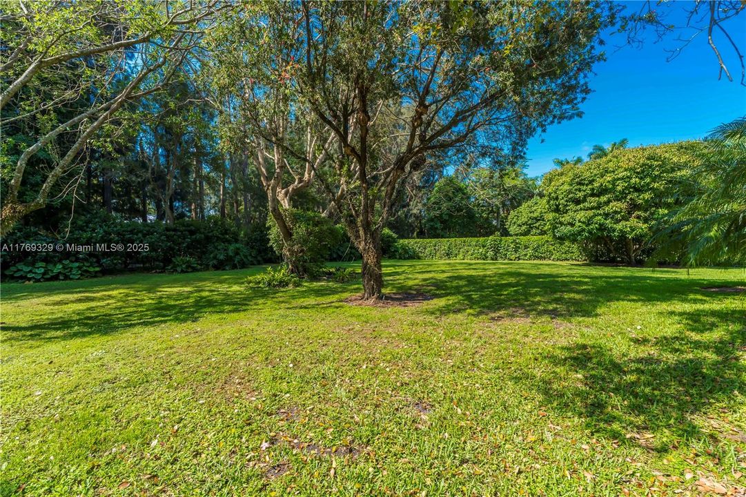 Недавно продано: $2,000,000 (5 спален, 5 ванн, 4938 Квадратных фут)