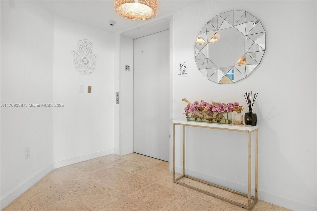 Recently Sold: $2,150,000 (3 beds, 2 baths, 2210 Square Feet)