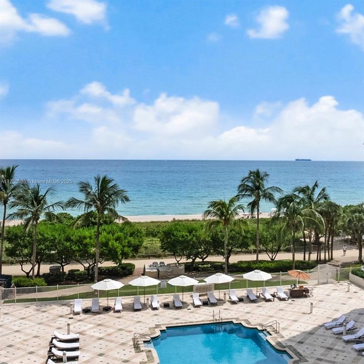 Recently Sold: $2,150,000 (3 beds, 2 baths, 2210 Square Feet)