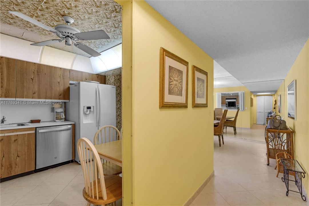 For Sale: $535,000 (2 beds, 2 baths, 1240 Square Feet)