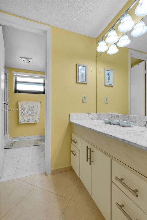 For Sale: $535,000 (2 beds, 2 baths, 1240 Square Feet)