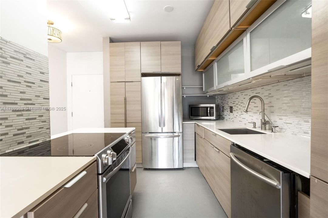 最近售出: $173,000 (1 贝兹, 1 浴室, 700 平方英尺)