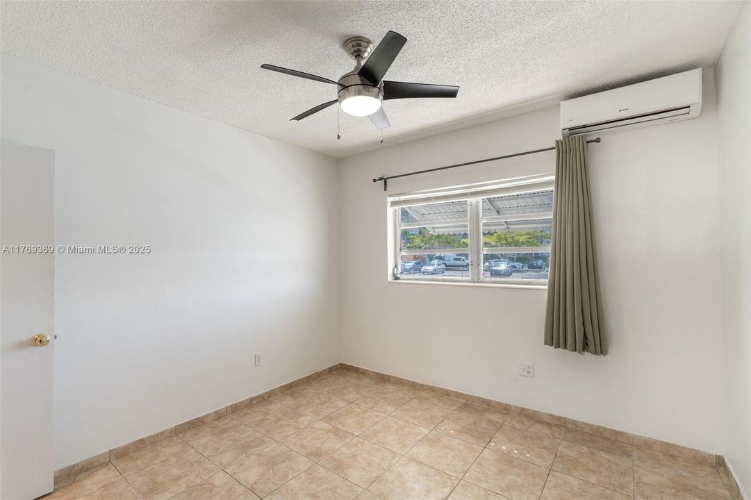 最近售出: $173,000 (1 贝兹, 1 浴室, 700 平方英尺)