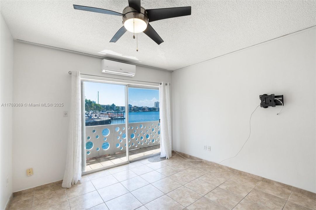 最近售出: $173,000 (1 贝兹, 1 浴室, 700 平方英尺)