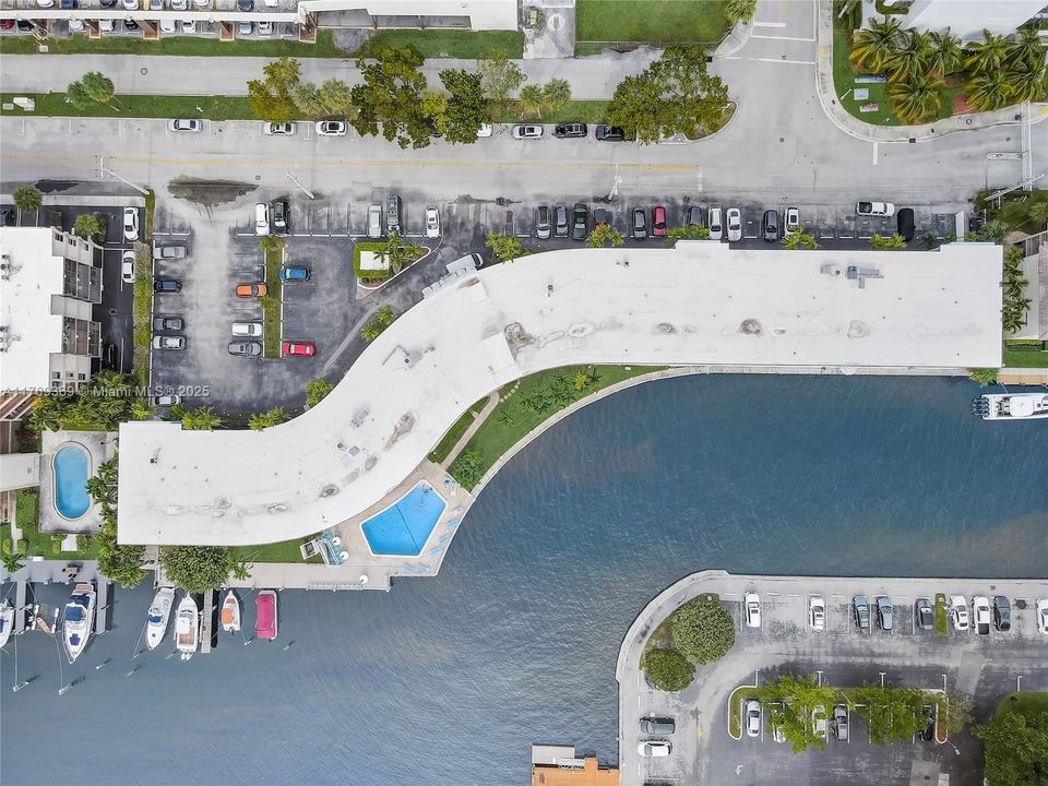 最近售出: $173,000 (1 贝兹, 1 浴室, 700 平方英尺)