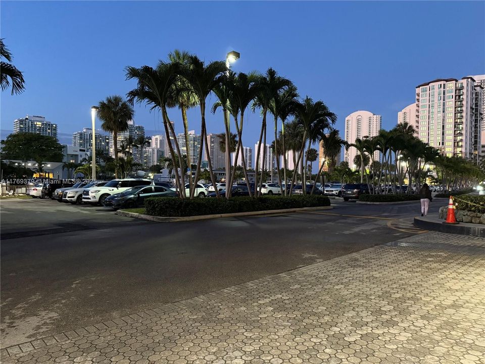 Recently Sold: $220,000 (1 beds, 1 baths, 695 Square Feet)