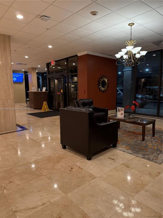 Recently Sold: $220,000 (1 beds, 1 baths, 695 Square Feet)