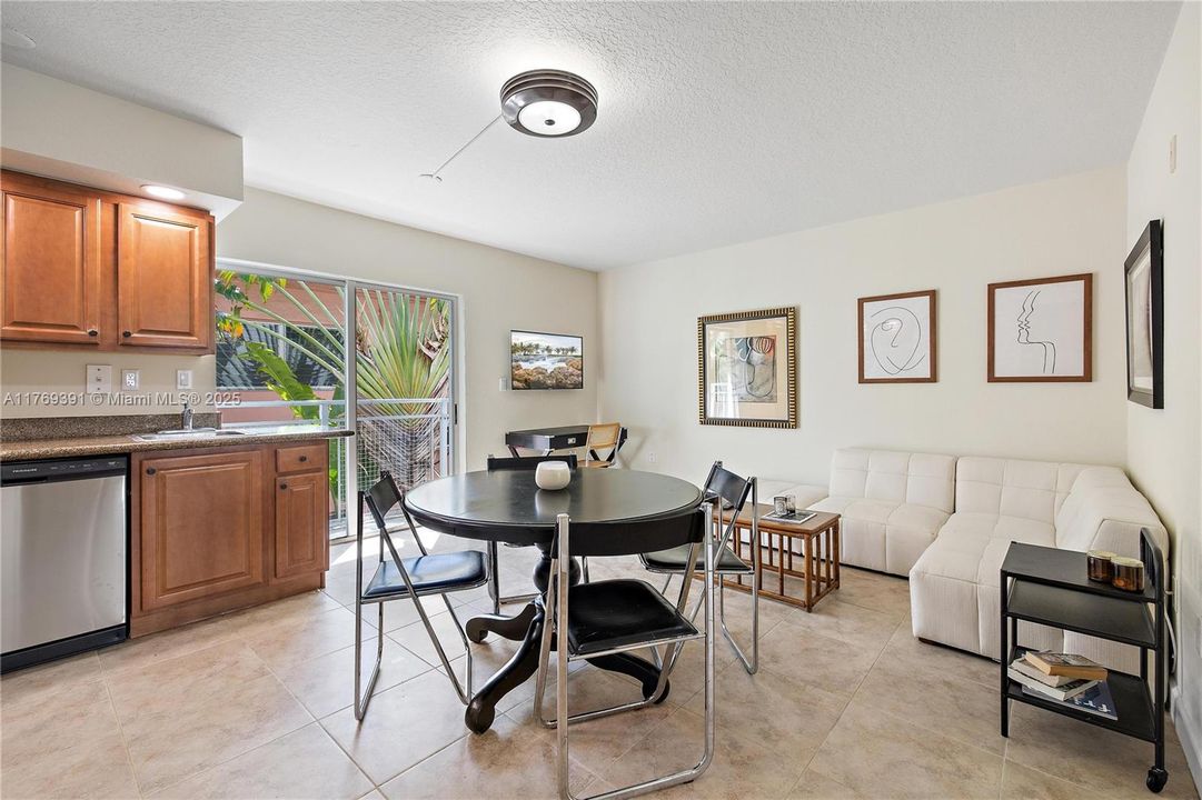 Vendido Recientemente: $282,500 (1 camas, 1 baños, 590 Pies cuadrados)