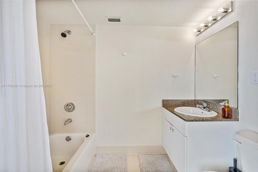 Vendido Recientemente: $282,500 (1 camas, 1 baños, 590 Pies cuadrados)