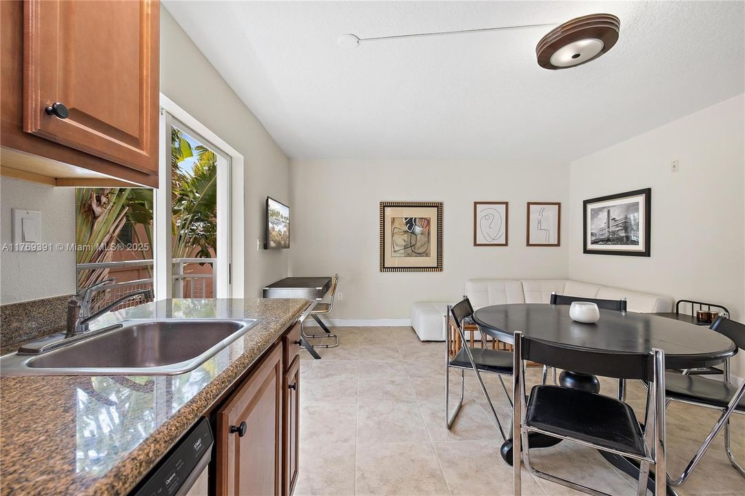 Vendido Recientemente: $282,500 (1 camas, 1 baños, 590 Pies cuadrados)