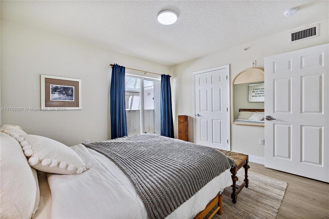 Vendido Recientemente: $282,500 (1 camas, 1 baños, 590 Pies cuadrados)