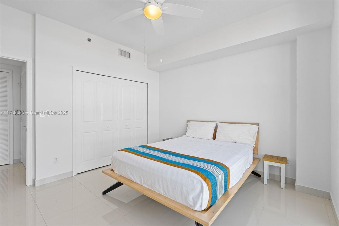 На продажу: $650,000 (2 спален, 2 ванн, 1206 Квадратных фут)