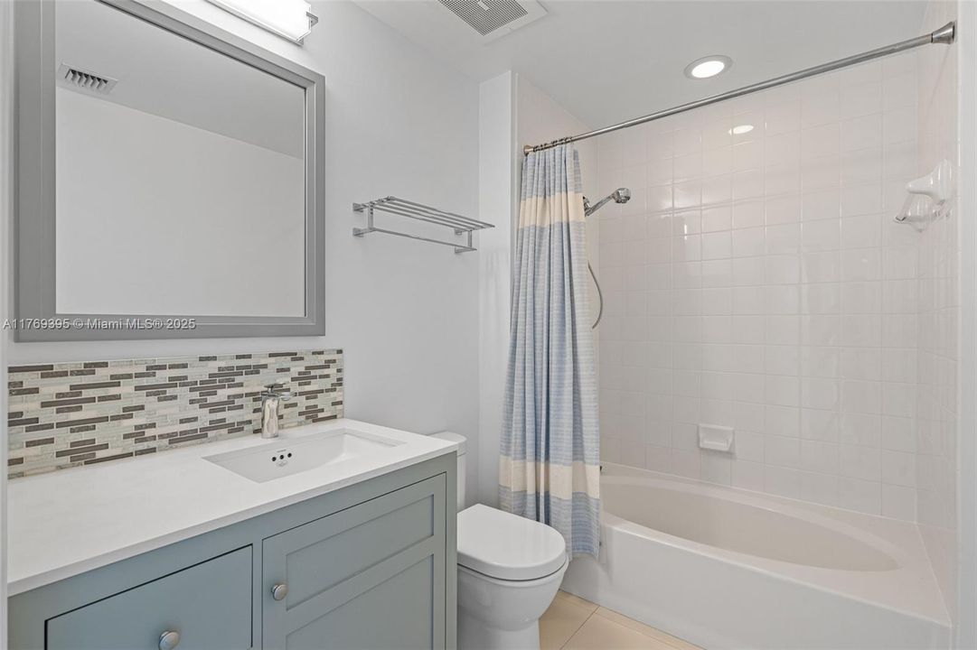 На продажу: $650,000 (2 спален, 2 ванн, 1206 Квадратных фут)