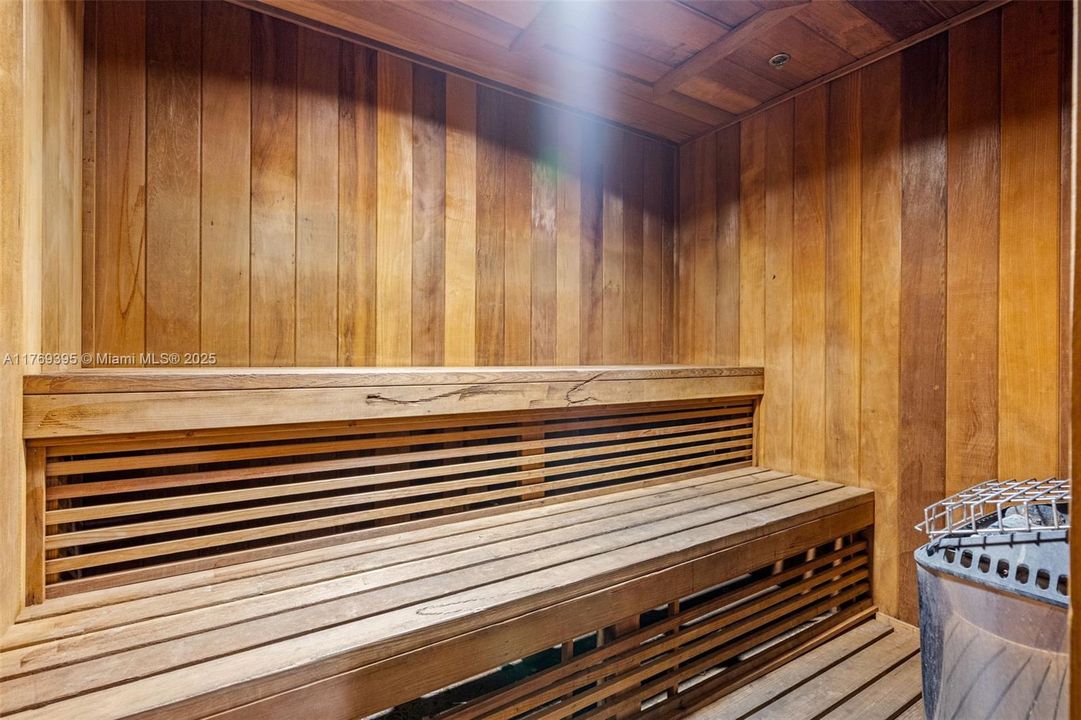 На продажу: $650,000 (2 спален, 2 ванн, 1206 Квадратных фут)