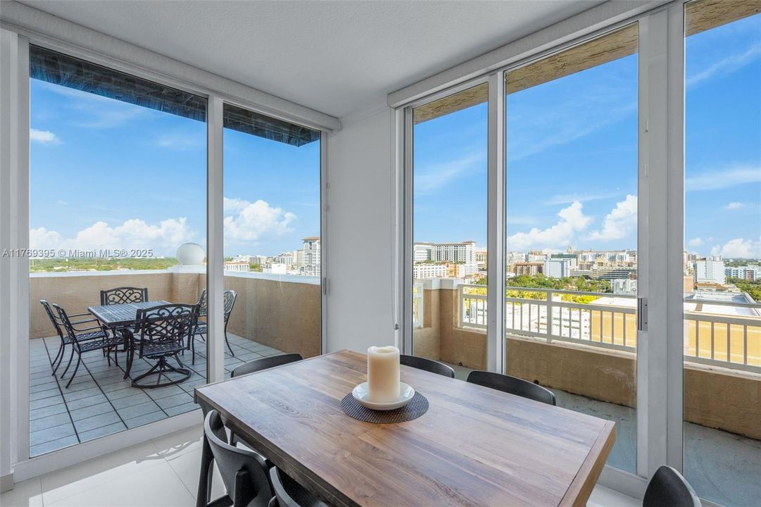 На продажу: $650,000 (2 спален, 2 ванн, 1206 Квадратных фут)