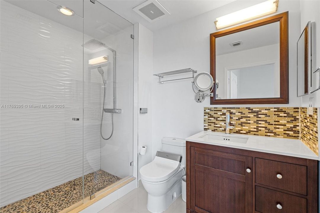 На продажу: $650,000 (2 спален, 2 ванн, 1206 Квадратных фут)