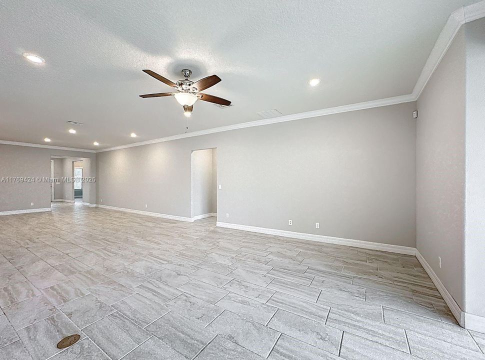 待售: $539,000 (4 贝兹, 2 浴室, 2657 平方英尺)