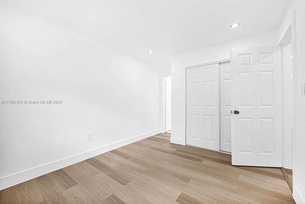 Vendido Recientemente: $425,000 (4 camas, 2 baños, 1231 Pies cuadrados)