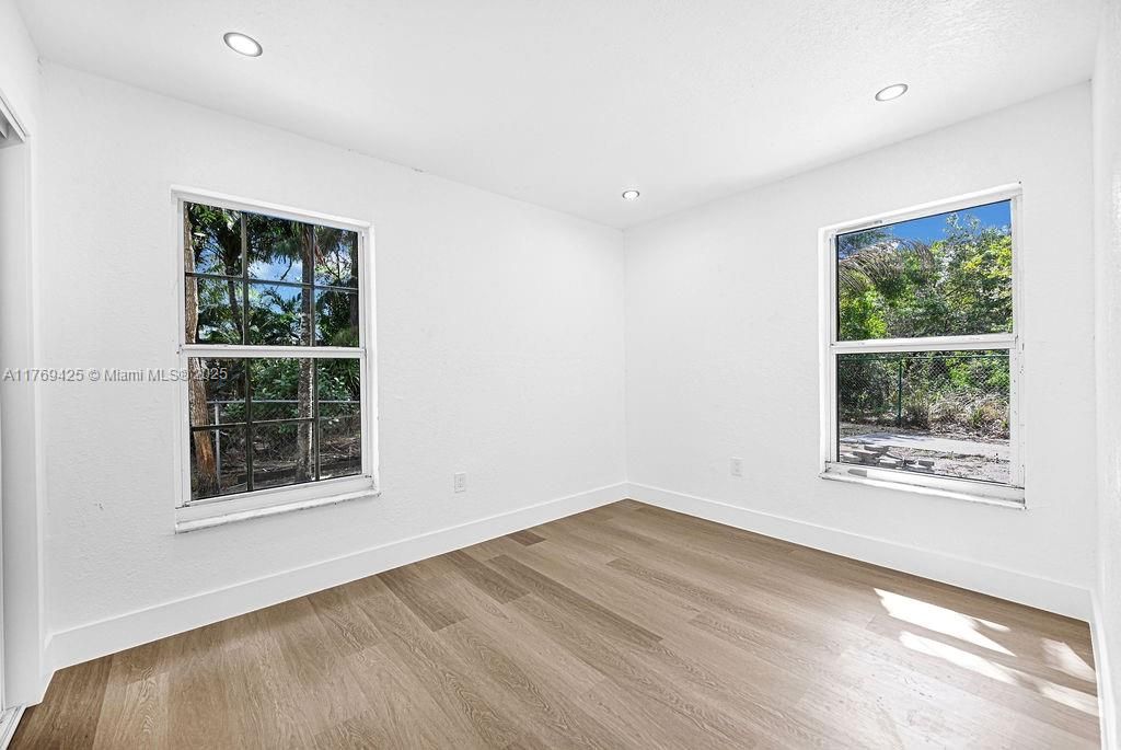 Vendido Recientemente: $425,000 (4 camas, 2 baños, 1231 Pies cuadrados)