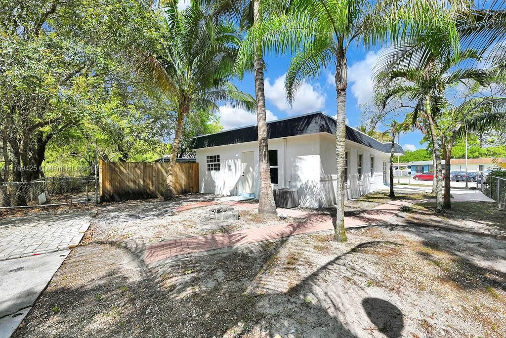 Vendido Recientemente: $425,000 (4 camas, 2 baños, 1231 Pies cuadrados)