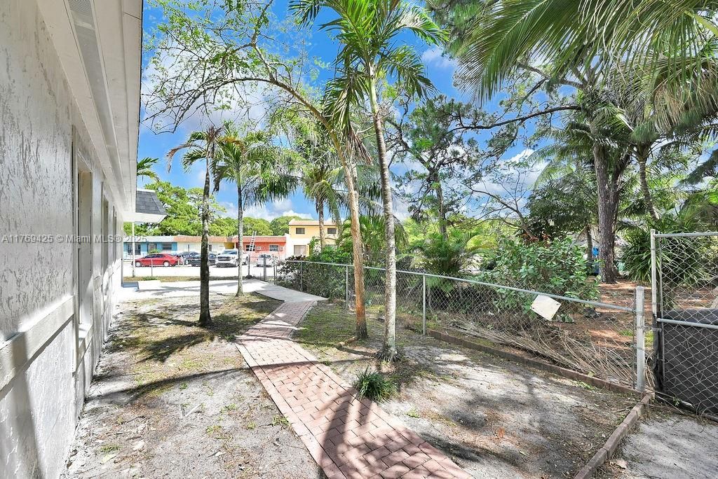 Vendido Recientemente: $425,000 (4 camas, 2 baños, 1231 Pies cuadrados)