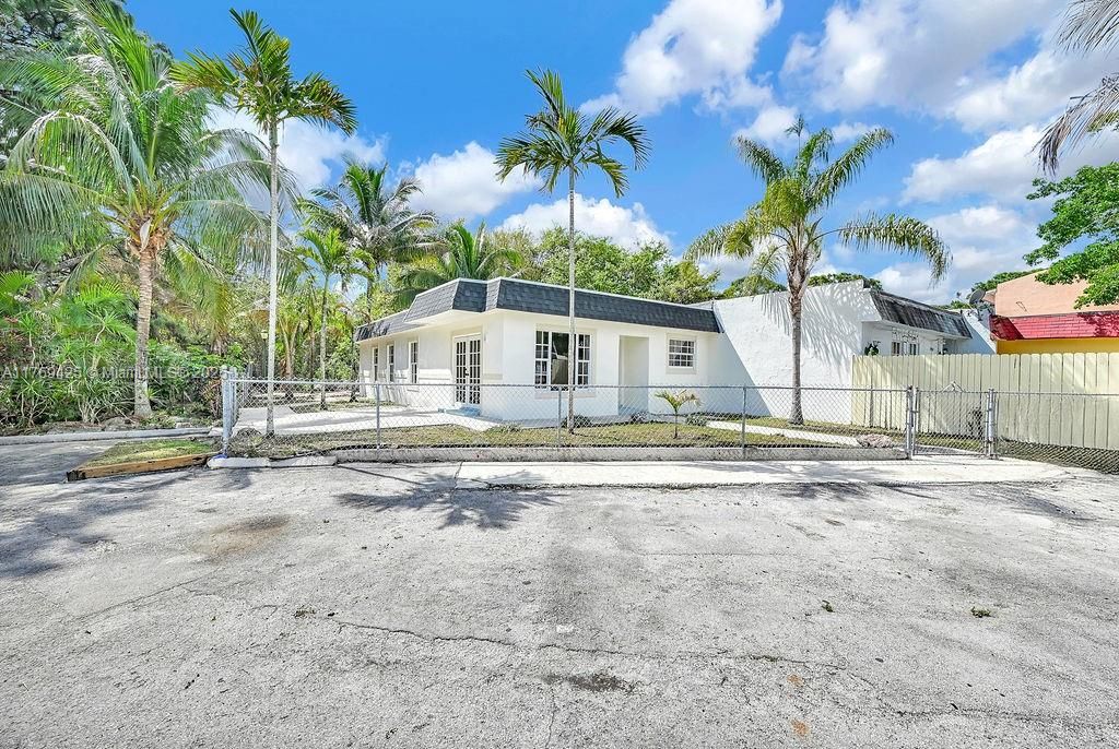 Vendido Recientemente: $425,000 (4 camas, 2 baños, 1231 Pies cuadrados)