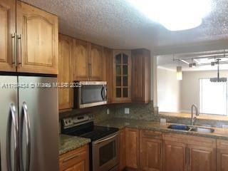 Vendido Recientemente: $210,000 (2 camas, 2 baños, 1192 Pies cuadrados)