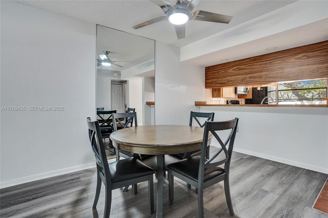 En Venta: $189,500 (2 camas, 2 baños, 1437 Pies cuadrados)