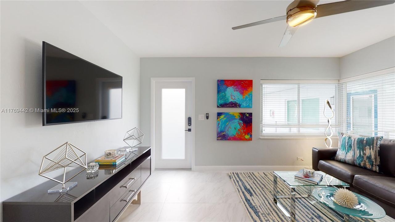 Недавно арендовано: $2,350 (1 спален, 1 ванн, 490 Квадратных фут)