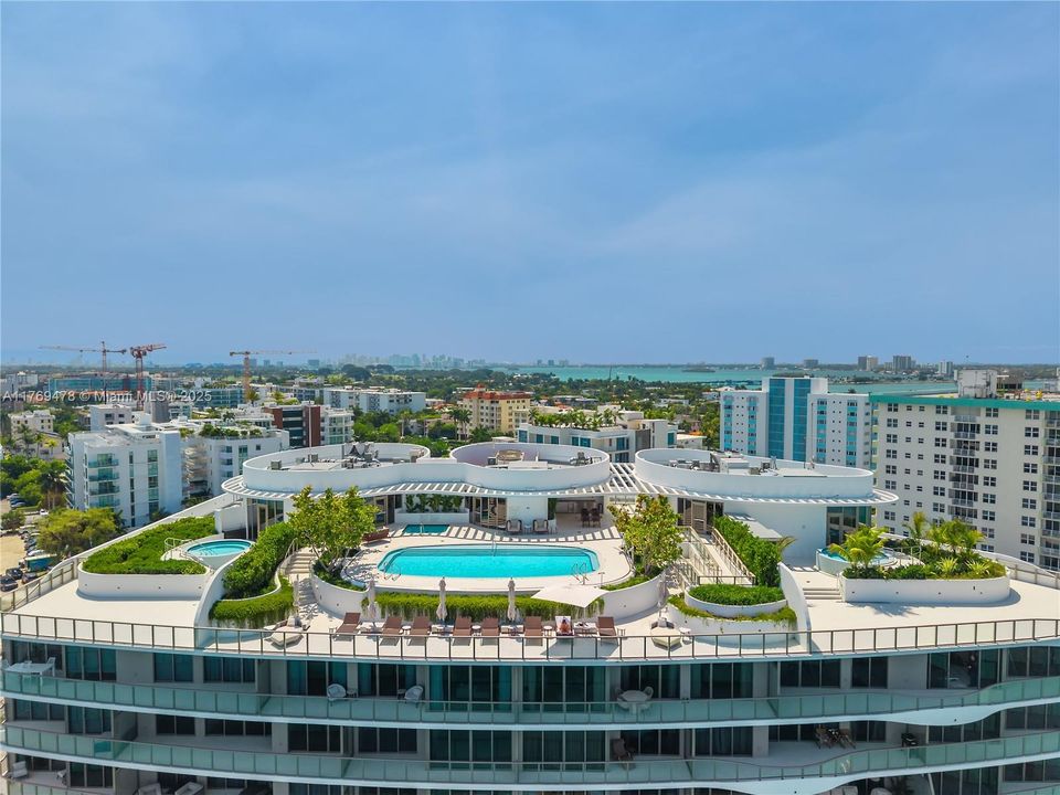 На продажу: $2,870,000 (3 спален, 3 ванн, 2241 Квадратных фут)