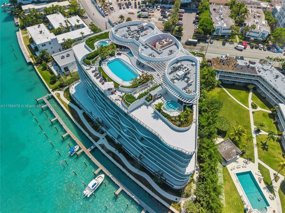На продажу: $2,870,000 (3 спален, 3 ванн, 2241 Квадратных фут)