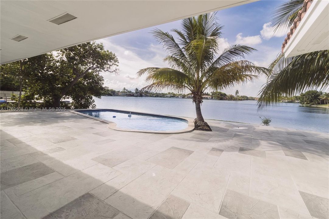 For Sale: $1,529,000 (3 beds, 2 baths, 2151 Square Feet)