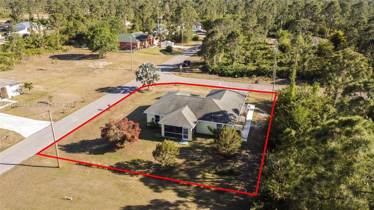 最近售出: $300,000 (3 贝兹, 2 浴室, 1401 平方英尺)