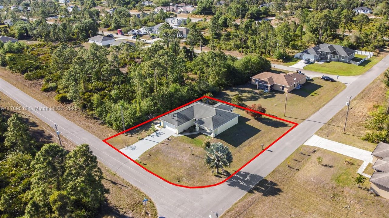 最近售出: $300,000 (3 贝兹, 2 浴室, 1401 平方英尺)